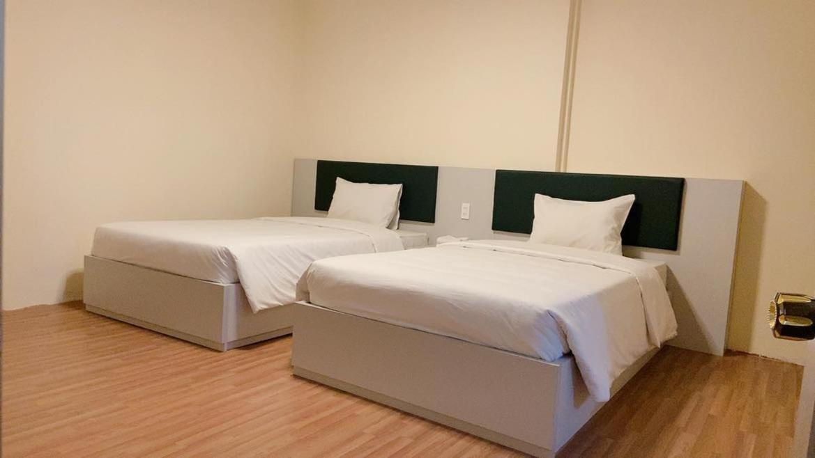 Hung Vuong Hotel Pleiku Buitenkant foto