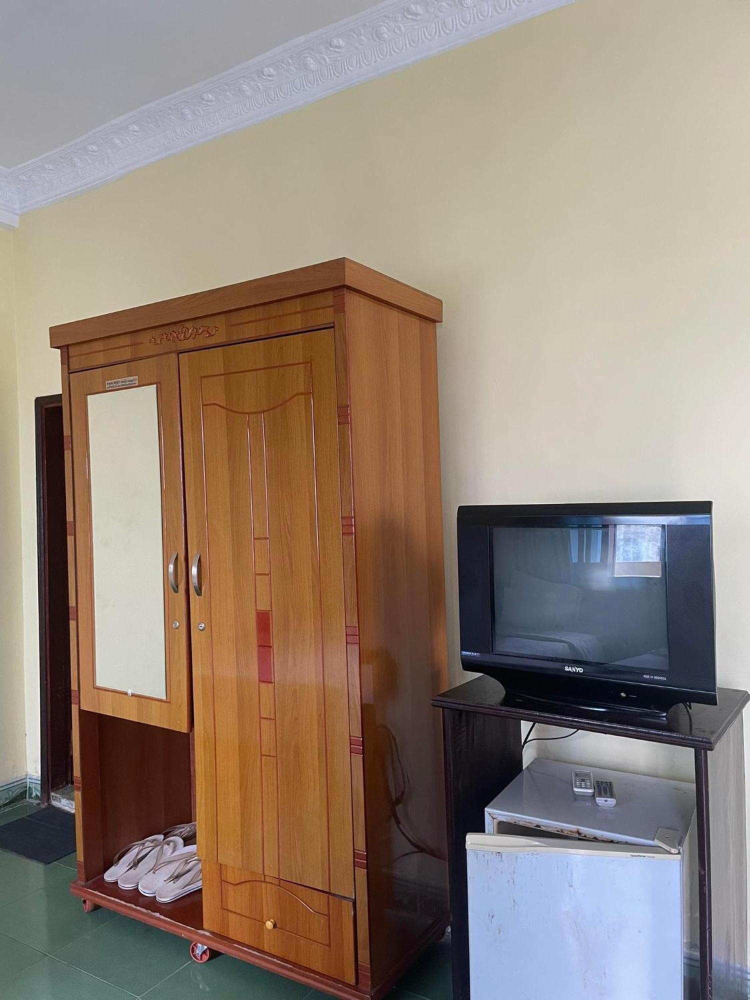Hung Vuong Hotel Pleiku Buitenkant foto