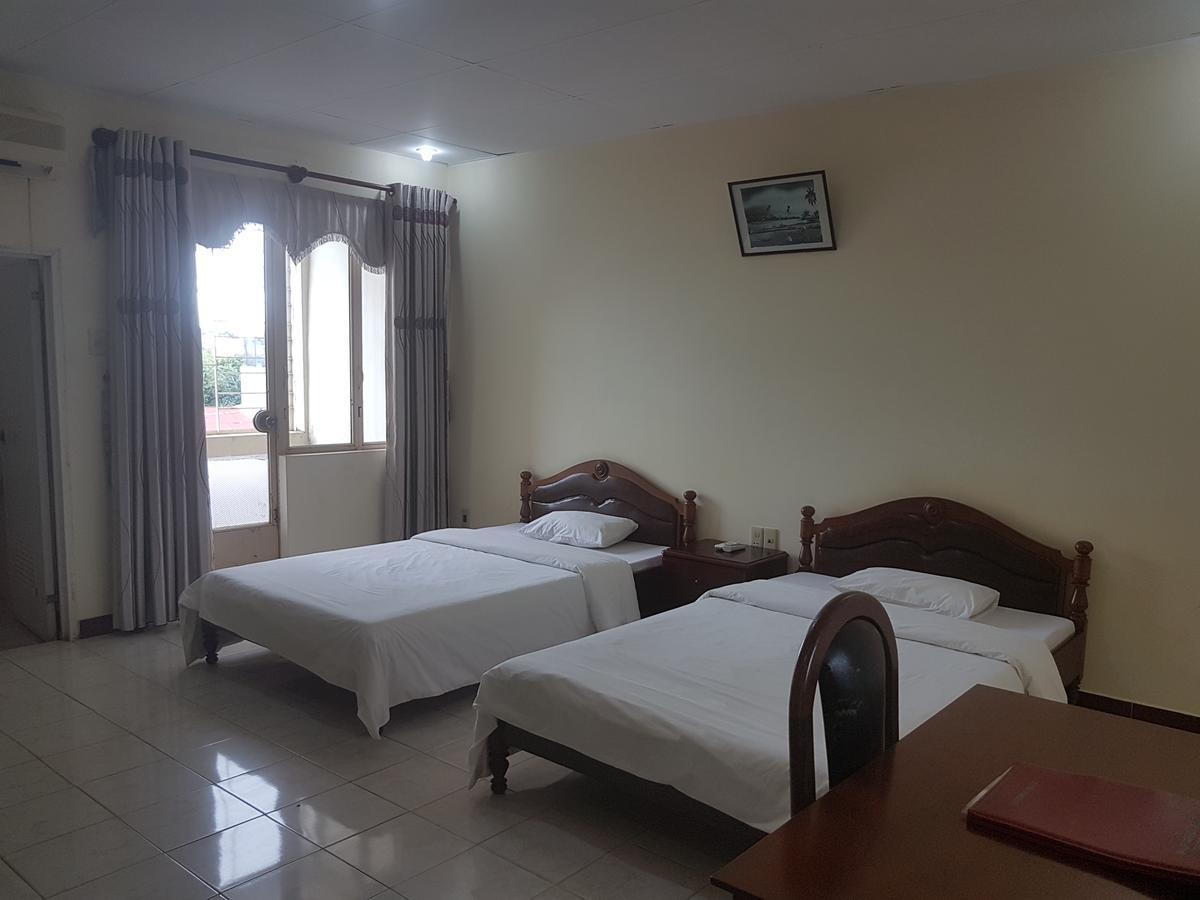 Hung Vuong Hotel Pleiku Buitenkant foto