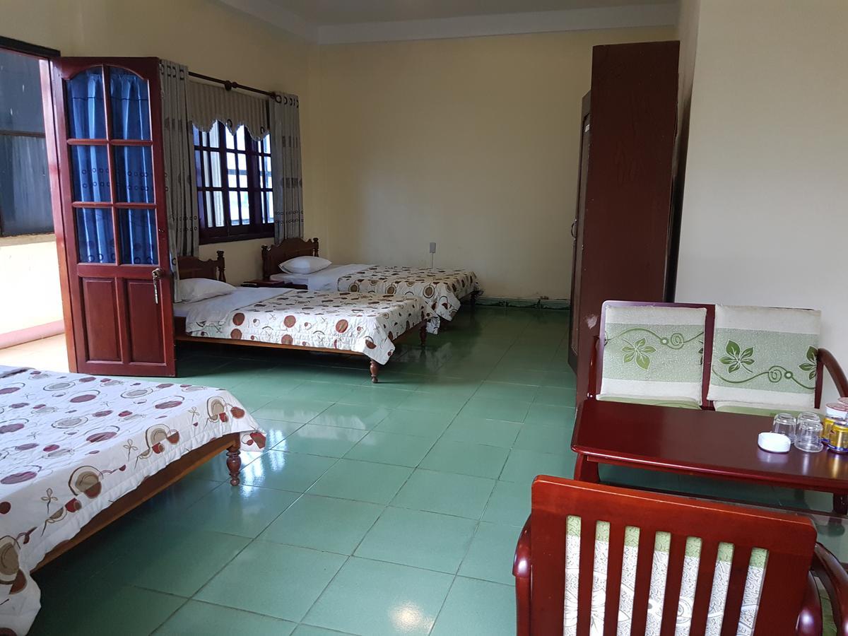 Hung Vuong Hotel Pleiku Buitenkant foto